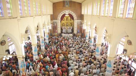 Devotees at Kuravilangad Church, Kottayam