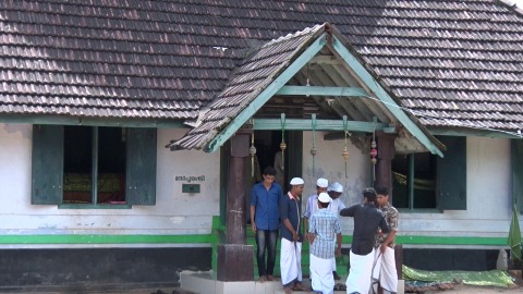 People at Valiya Juma Masjid, Malappuram