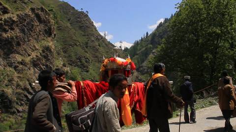 Group of pilgrims trekking to Yamunotri Temple, Uttarakhand