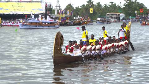 Women's boat race at Alappuzha, Kerala